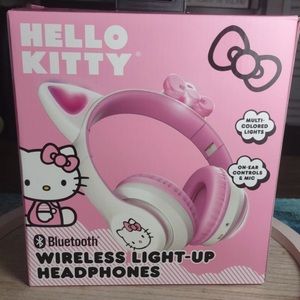 Hello kitty Bluetooth wireless headphones light up